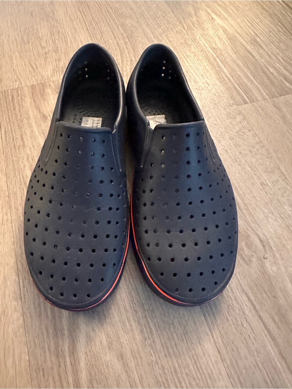 Native Navy Red Trim M8 W10